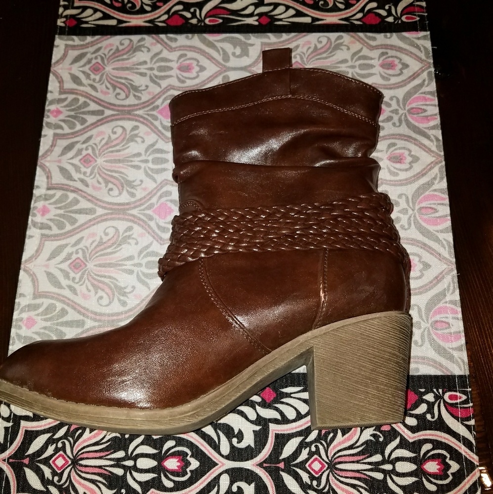 Maurices Heeled Ankle Boots Size 6.5 M - Picture 2 of 4